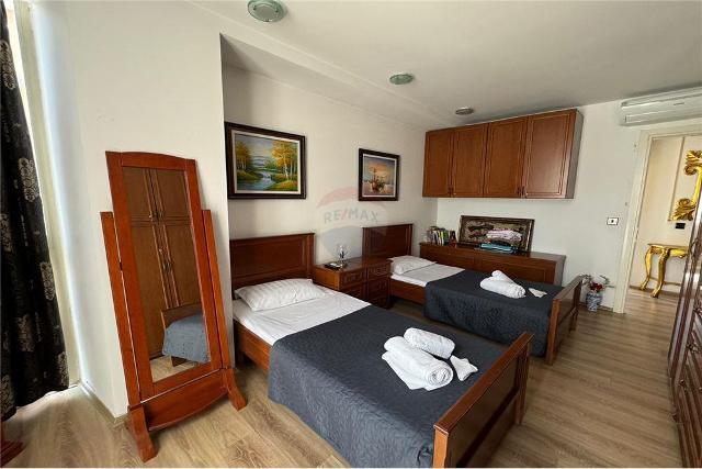 b374e2e1-4b15-407e-9bed-9daad5c3cf49_w640px.jpg
